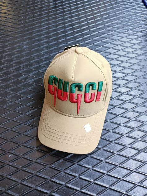 Risultati per cappello gucci 